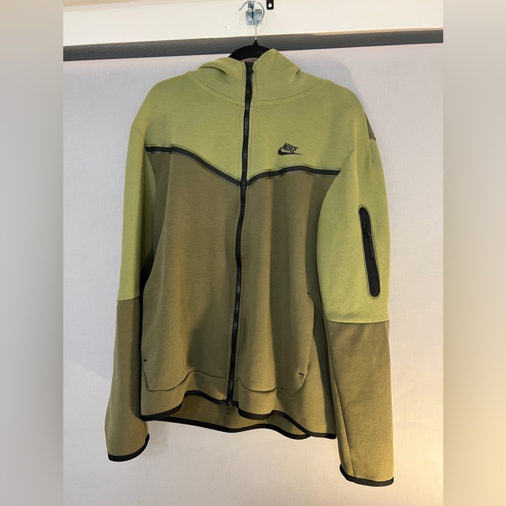 Men’s Nike Tech Fleece xl